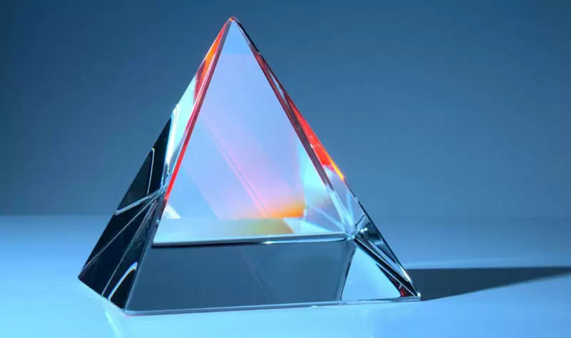 Application of CaF2 Materials in the Field of Optics